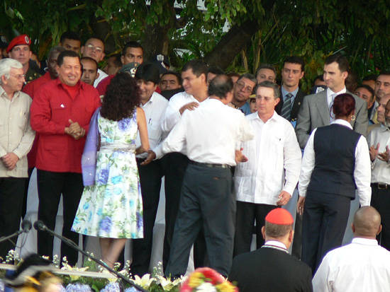 Uribe, Chávez e Correa durante l'insediamento di Ortega a Managua (© Foto G. Trucchi)