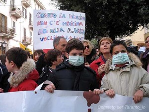 La manifestazione a Taranto del 29 novembre 2008: grande marcia per l'ambiente