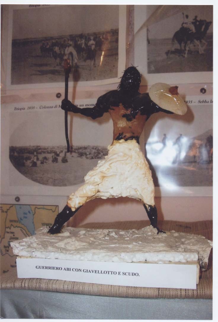 Statua allegorica realizzata da Paolo Sabbetta  (13°Usi e costumi nella Somalia del 1900)