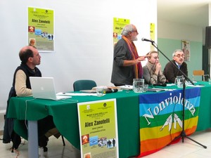 10 marzo 2009 - Conferenza di Alex Zanotelli a San Ferdinando di Puglia. Galleria fotografica della manifestazioni Casa per la nonviolenza, associazione di ispirazione gandhiana.