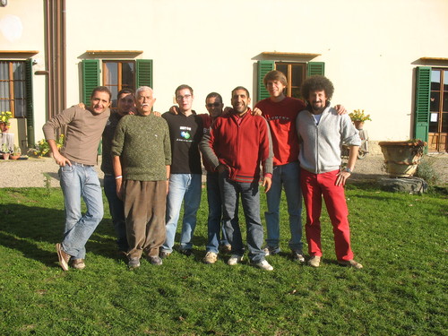 Team Casa per la Pace con don Fabio coordinatore - anno 2007