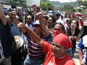  Enorme manifestazione dei movimenti popolari a Tegucigalpa (Fotro G. Trucchi)