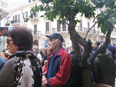 In marcia anche Luciano Marescotti, 88 anni, probabilmente il più anziano del corteo di Altamarea a Taranto.