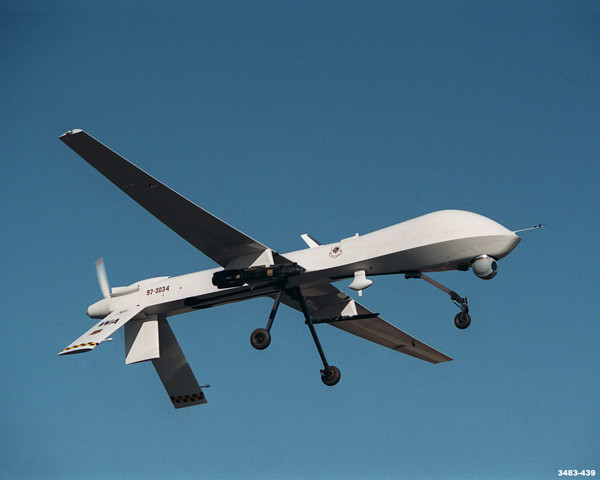 Un UAV (Unmanned Aerial Vehicle), tradotto letteralmente dalla lingua inglese veicolo "aereo senza pilota". Sugli UAV puntano molto i programmi militari futuri americani