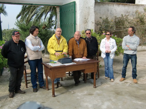 I parlamentari hanno condiviso la bozza a loro presentata e hanno  ritenuto di partire con una prima mozione urgente, che ha un iter  molto più veloce della legge e che investe lo stesso Presidente del  Consiglio.