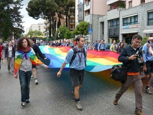 Alcune immagini dalla Marcia per la Pace Perugia Assisi del 16 maggio 2010. Lungo Ponte San Giovanni