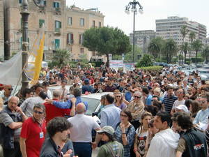Sin-in sotto il Municipio di Taranto, 29 maggio 2010