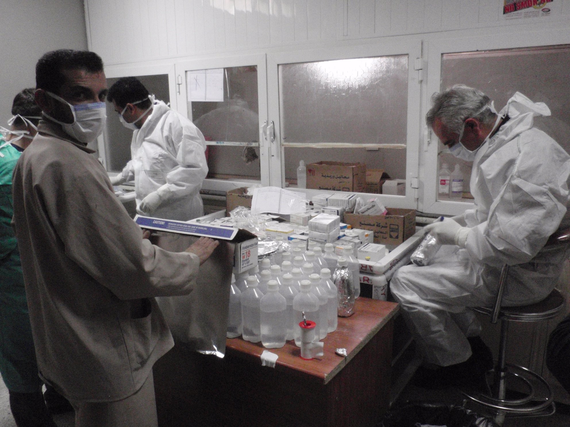 Foto 8 - Nel laboratorio galenico farmaceutico del Hiwa Hospital