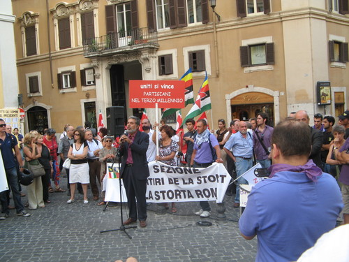 Montecitorio 29 luglio 2010. Il giornalista Della Volpe di "Articolo 21" ricorda i gravissimi tagli alla cultura