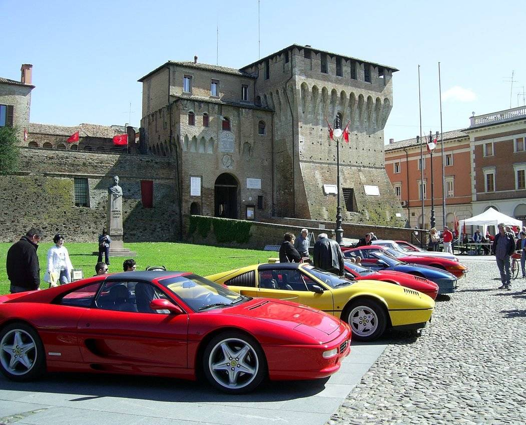 Le Ferrari a Lugo di Romagna