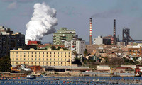 Inquinamento a Taranto, le cozze sotto le ciminiere