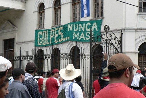  Mobilitazione contro il golpe a Tegucigalpa (agosto 2009) © (Foto G. Trucchi)