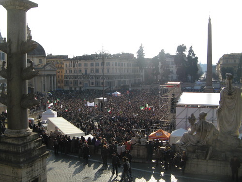 12 marzo 2011 a difesa della Costituzione. Piazza del Popolo raggiunta da viale Trinità dei Monti