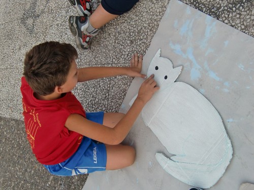 Bambini al lavoro nel corso del progetto realizzato dal Comitato "Donne per Taranto"