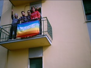 Siamo un gruppo di studenti agrigentini,questa è la nostra bandiera della nostra abitazione di Pisa