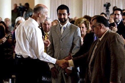 Réception des participants au séminaire cubano-syrien par le gouverneur de Floride, Rick Scott (1er mai 2012).