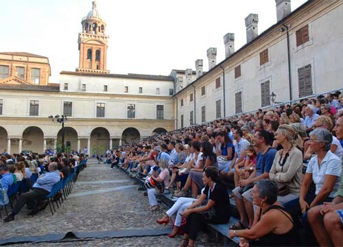 Festival della letteratura a Mantova (5-9 settembre), con le interviste di Marino Sinibaldi agli autori negli speciali di Fahrenheit (Radio3, h 15.00-18.00) e le dirette in streaming (Altratv.tv e Telecom.com)- foto affaritaliani.it