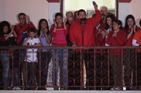 Chávez rieletto. Partecipazione popolare record