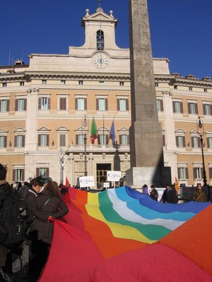 Rete Italiana per il Disarmo - no parata militare 2 giugno