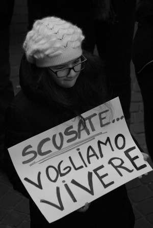 Manifestazione 7 aprile 2013 a Taranto a sostegno della magistratura (foto di Luciano Manna)