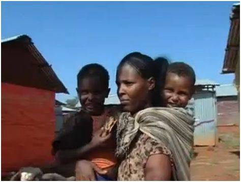 Una donna eritrea arrivata in un campo profughi 