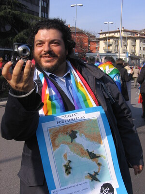 Lutto per il mondo della nonviolenza. Oggi a Roma è morto Massimo Paolicelli
