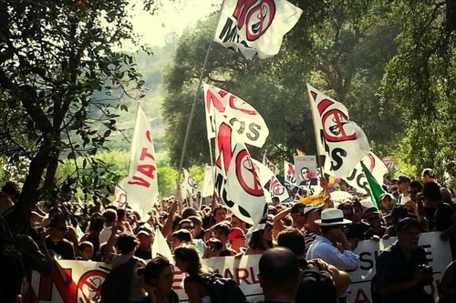 A Niscemi, tanta gente l'1 marzo ha manifestato contro le super antenne del MUOS. Ora ci chiede  una firma per bloccare i lavori