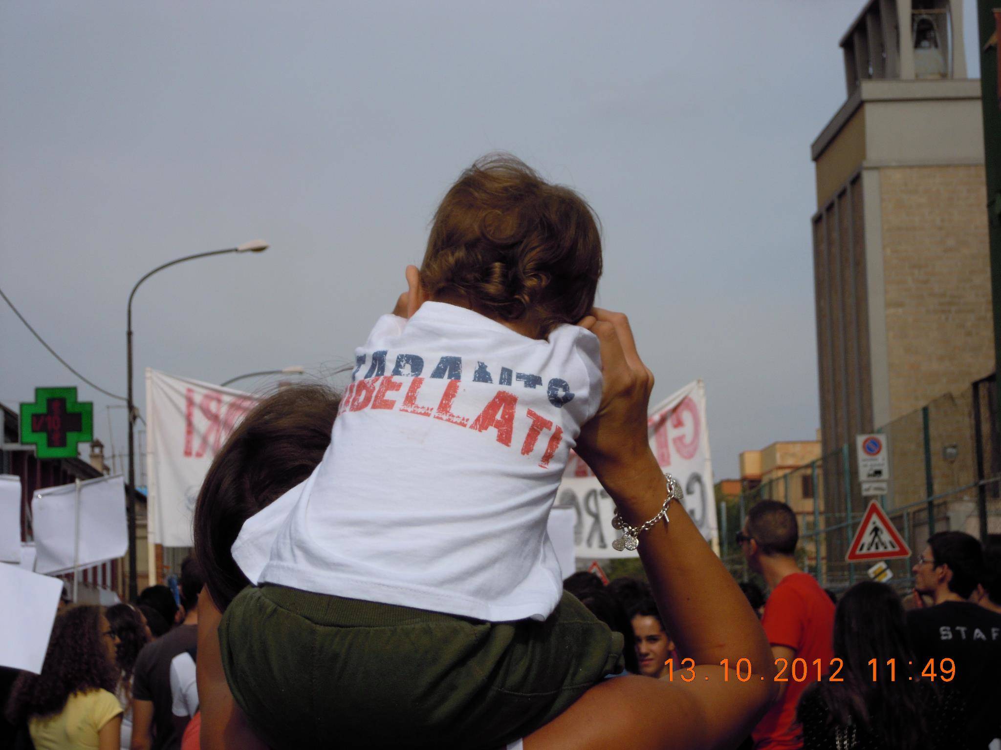 Taranto ribellati! Manifestazione dei liberi e pensanti ai Tamburi a settembre 2012