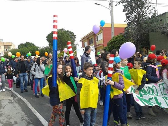 Marcia del 6 aprile 2014 da Statte ai camini dell'ILVA di Taranto