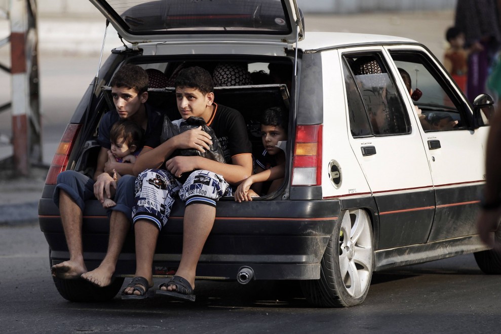 In fuga da Gaza (foto Repubblica) 