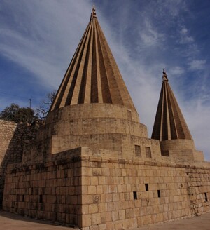 Il Tempio del Sole, luogo sacro della comunità degli Yazidi, coinvolto nelle distruzioni ad opera delle milizie dello "Stato Islamico"
