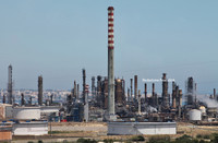 Raffinerie in Sicilia, il popolo inquinato chiude il cerchio