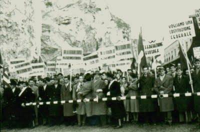 Ponte San Luigi. Manifestazione del Movimento Federalista Europeo per abbattere le frontiere, 1952