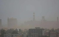 Vento e polveri sul quartiere Tamburi di Taranto