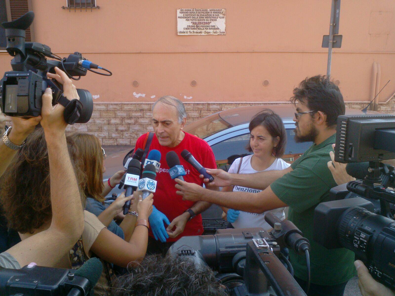 La conferenza stampa al quartiere Tamburi di Taranto del 14 settembre 2016