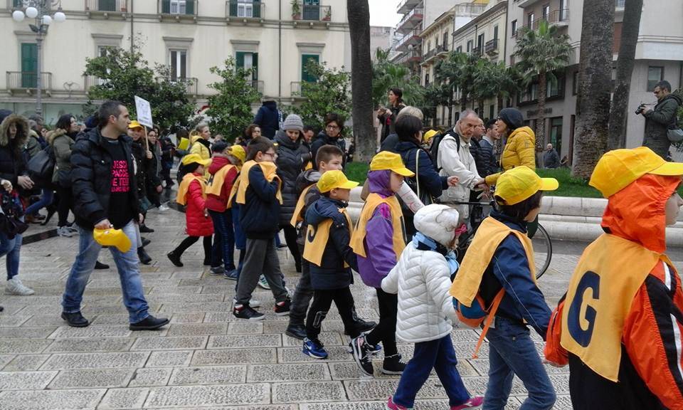 I bambini di Taranto, la fascia della popolazione più fragile ed esposta ai pericoli dell'inquinamento