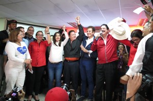 Alleanza d’opposizione festeggia vittoria (Foto G. Trucchi)