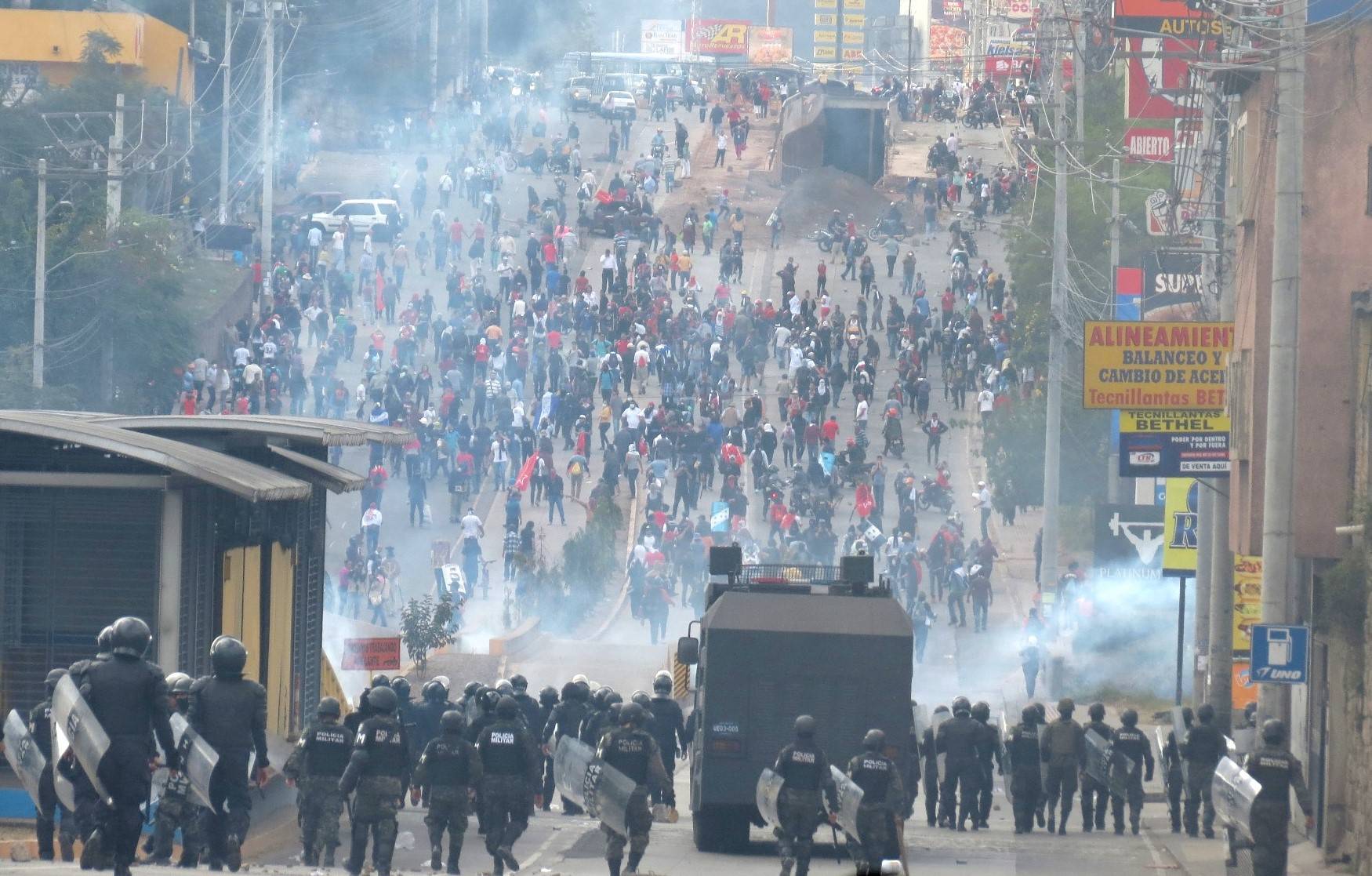 Repressione a Tegucigalpa (Foto G. Trucchi | Rel-UITA)