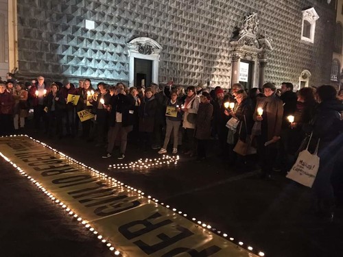 Foto da alcune delle oltre 50 piazze mobilitate in Italia contro le guerre in adesione all'appello internazionale dei pacifisti statunitensi 