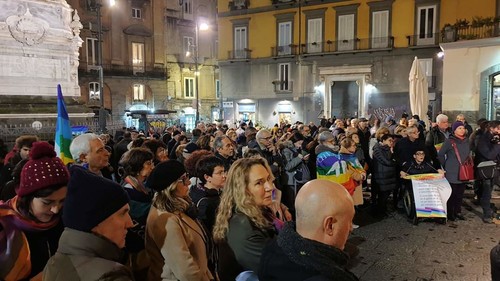 Foto da alcune delle oltre 50 piazze mobilitate in Italia contro le guerre in adesione all'appello internazionale dei pacifisti statunitensi 