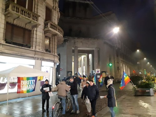 Foto da alcune delle oltre 50 piazze mobilitate in Italia contro le guerre in adesione all'appello internazionale dei pacifisti statunitensi 