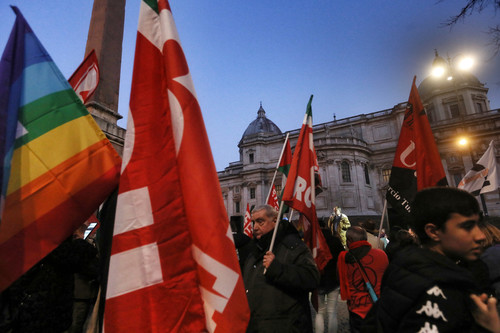 Foto da alcune delle oltre 50 piazze mobilitate in Italia contro le guerre in adesione all'appello internazionale dei pacifisti statunitensi 