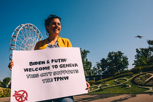 Attivisti di ICAN a Ginevra per l'incontro tra Biden e Putin