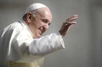Papa Francesco condanna i venti anni di guerra in Afghanistan