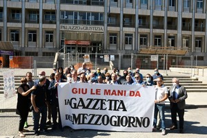 flash mob giornalisti Gazzetta Mezzogiorno