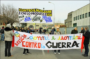 Disarmo nucleare: gli attivisti ecopacifisti manifestano tenacemente e convintamente