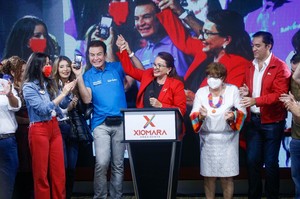 Xiomara Castro e l’alleanza celebrano la vittoria (Foto Comunicazione Libre)