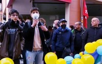 Studenti al presidio di Taranto del 26 febbraio 2022 contro la guerra