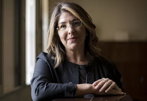 Naomi Klein giornalista canadese e attivista, esperta in globalizzazione, autrice di "No Logo" e "Shock Economy"