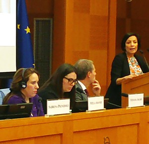 Da sinistra: Stella Assange, Stefania Ascari, Carlo Bartoli, Maddelena Oliva nella Sala dei Gruppi di Montecitorio, Roma, 7/3/2023.